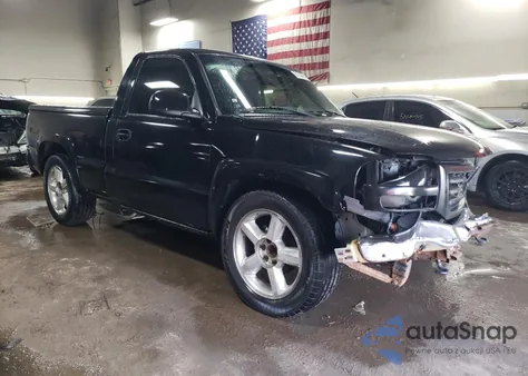 2004 GMC New Sierra C1500 из США, поврежденный, VIN 1GTEC14TX4Z195680